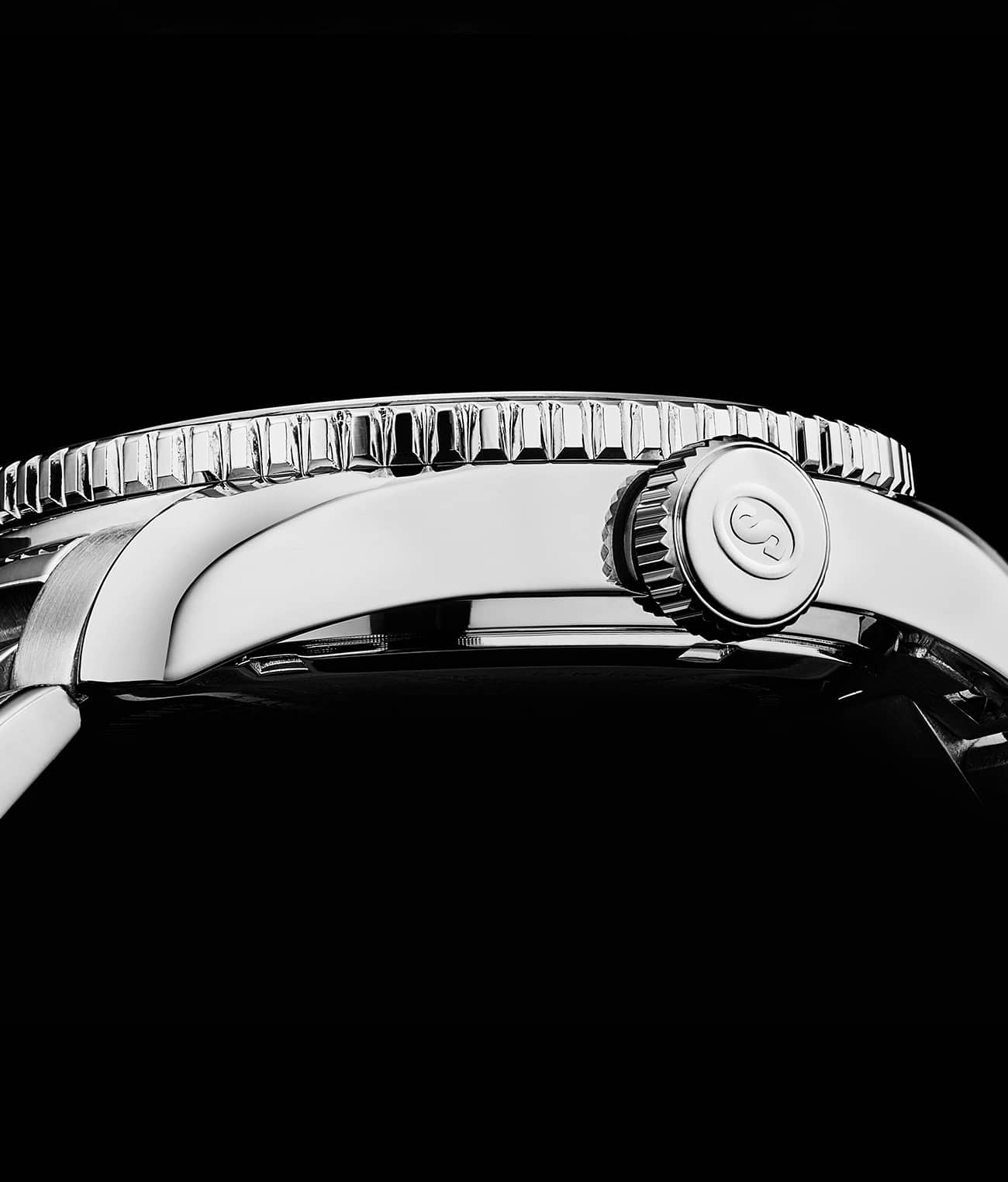 Voyager GMT 4017, 42mm