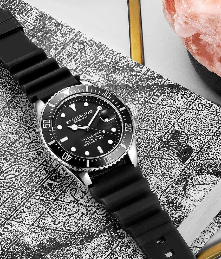 Black Dial / Silver Case / Black Band