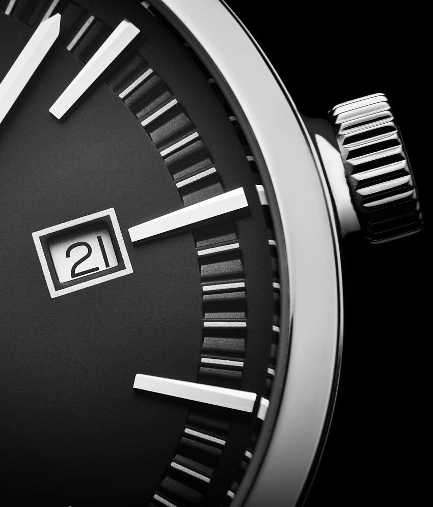 Black Dial / Silver Case / Black Band