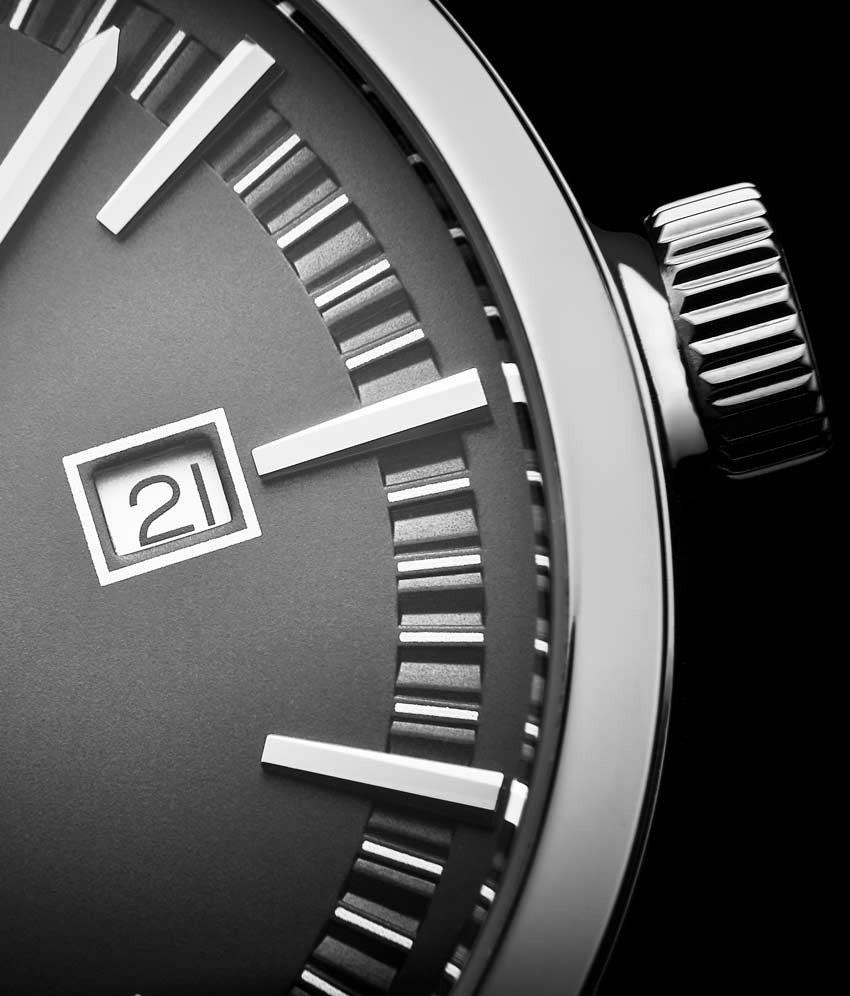 Grey Dial / Silver Case / Black Band